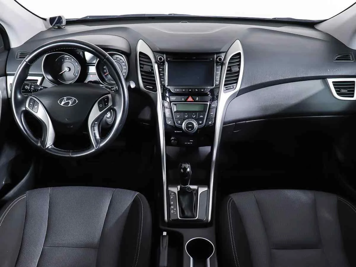 Hyundai i30, Белый, 2015, Автоматическая, 130 л.с., цена от 509 000 руб.