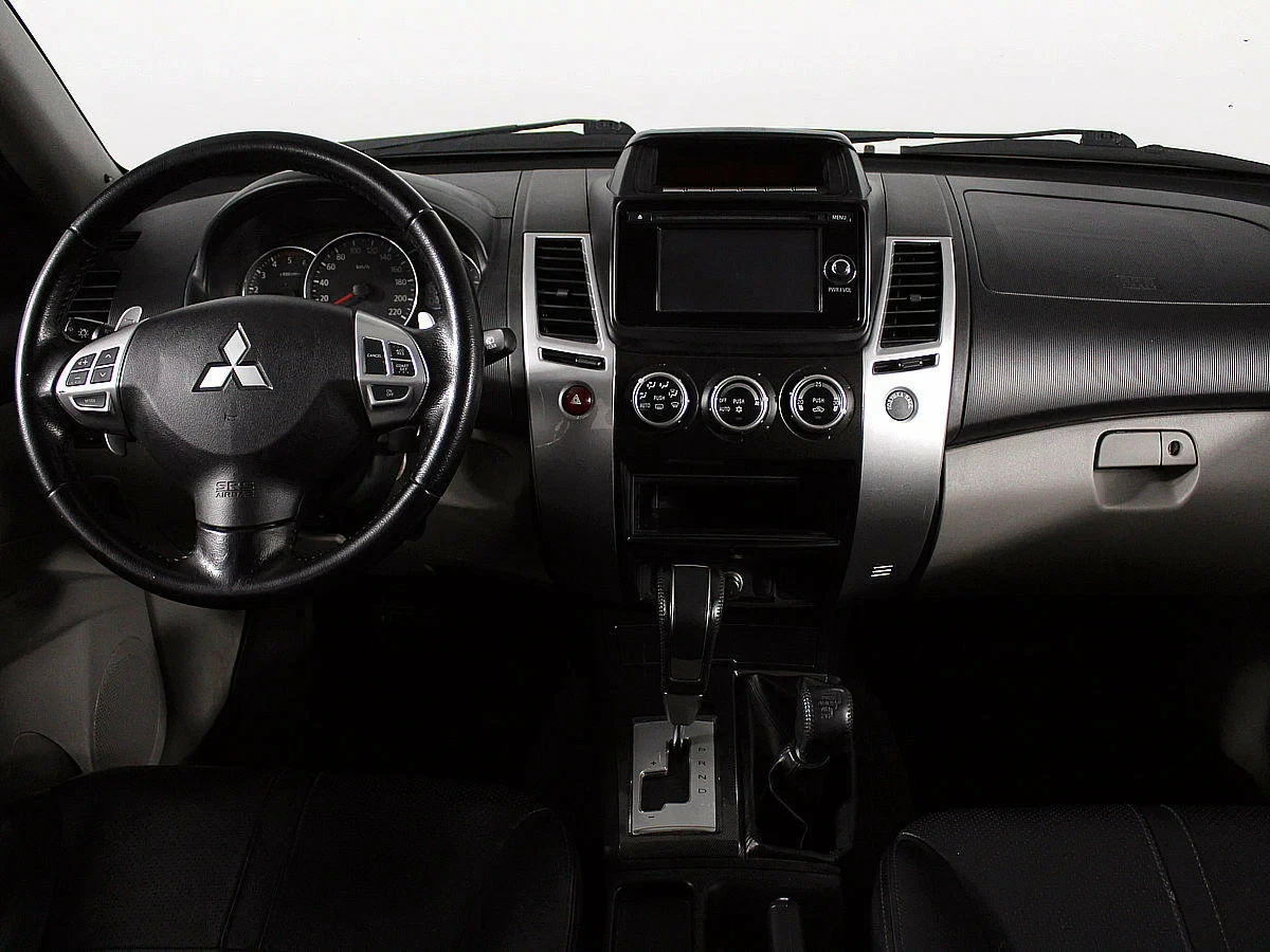 Mitsubishi Pajero Sport, Черный, 2014, Автоматическая, 178 л.с., цена от 1 471 000 руб.