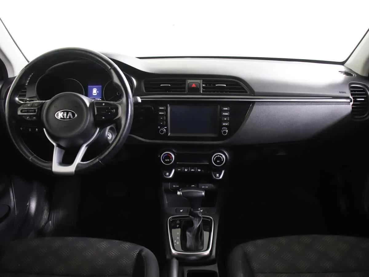 KIA X-Line, Белый, 2017, Автоматическая, 123 л.с., цена от 960 000 руб.