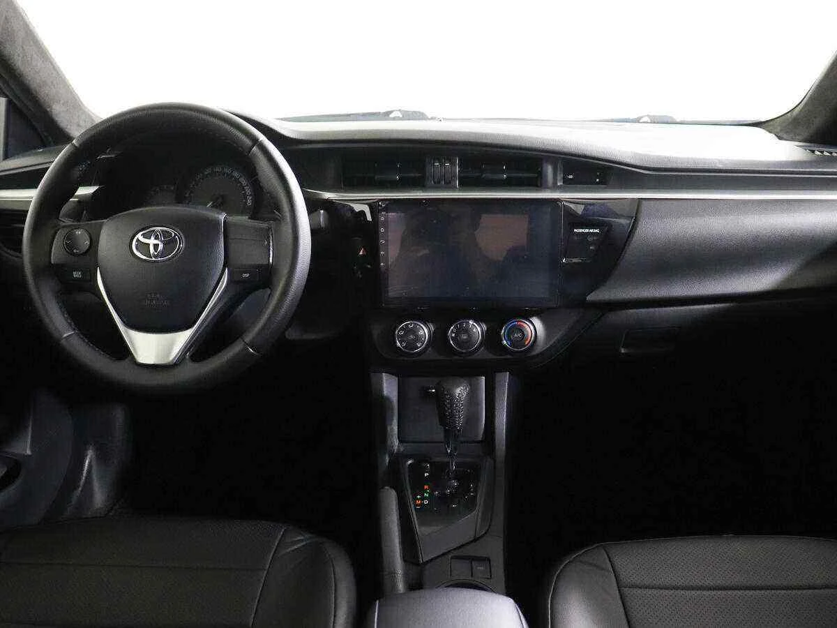 Toyota Corolla, Коричневый, 2016, Вариатор, 122 л.с., цена от 930 000 руб.