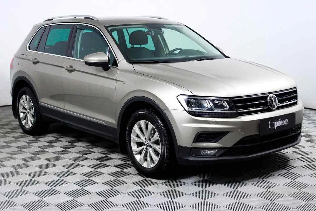VOLKSWAGEN TIGUAN, Бежевый, 2017, Робот, 150 л.с., цена от 1 408 000 руб.