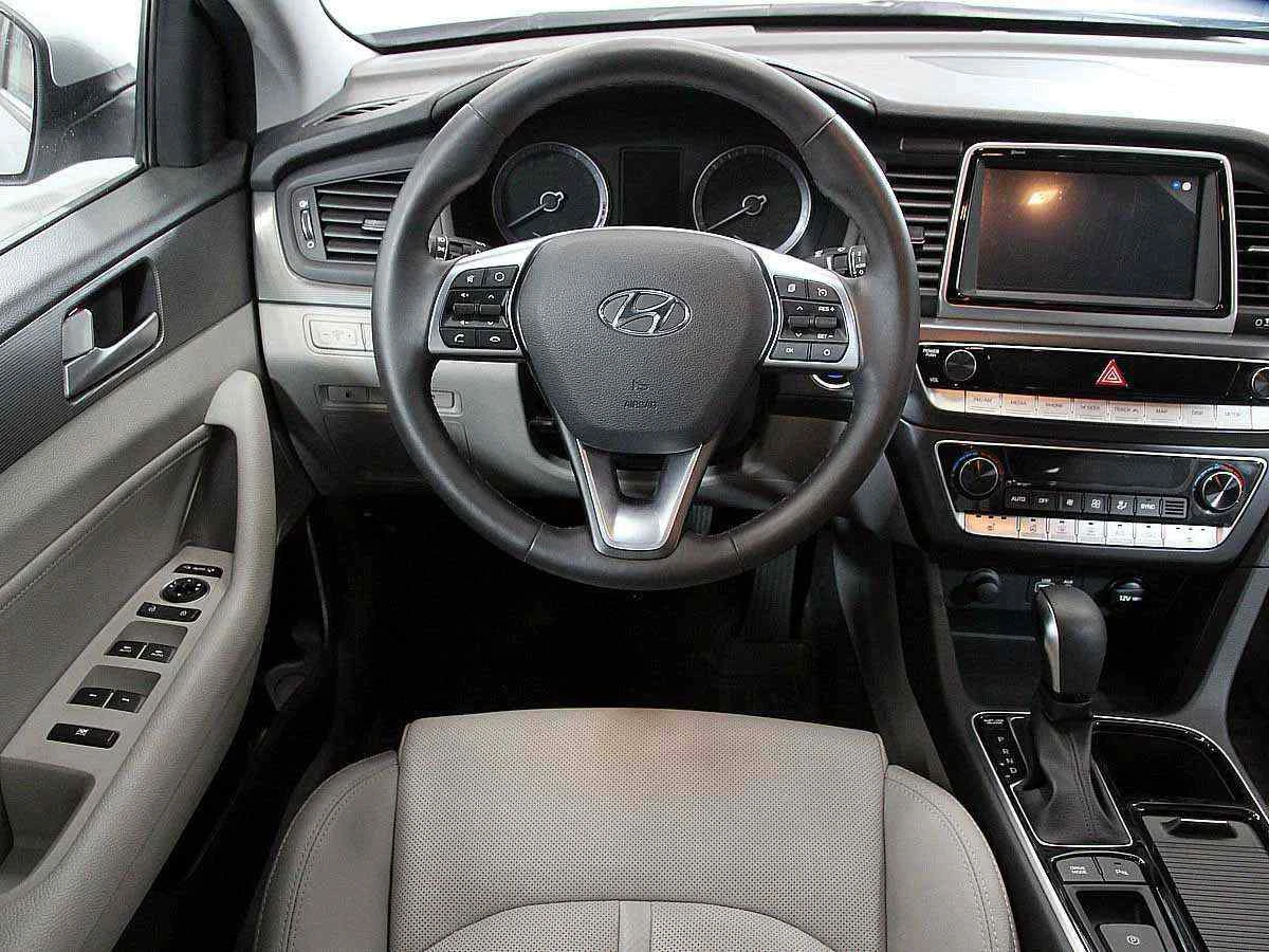 Hyundai Sonata, Серебряный, 2018, Автоматическая, 188 л.с., цена от 1 229 000 руб.