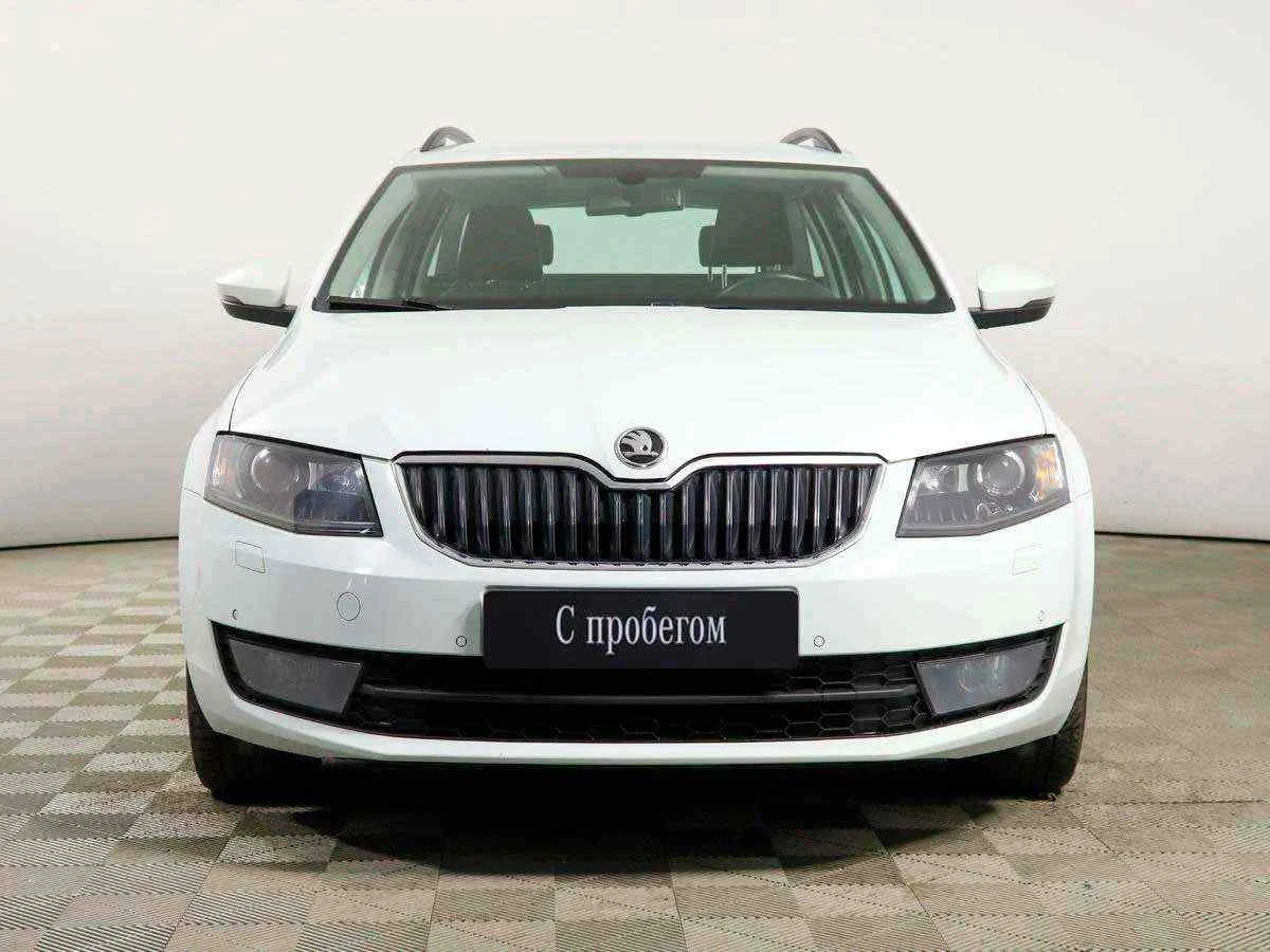 Skoda Octavia, Белый, 2015, Робот, 180 л.с., цена от 1 224 000 руб.