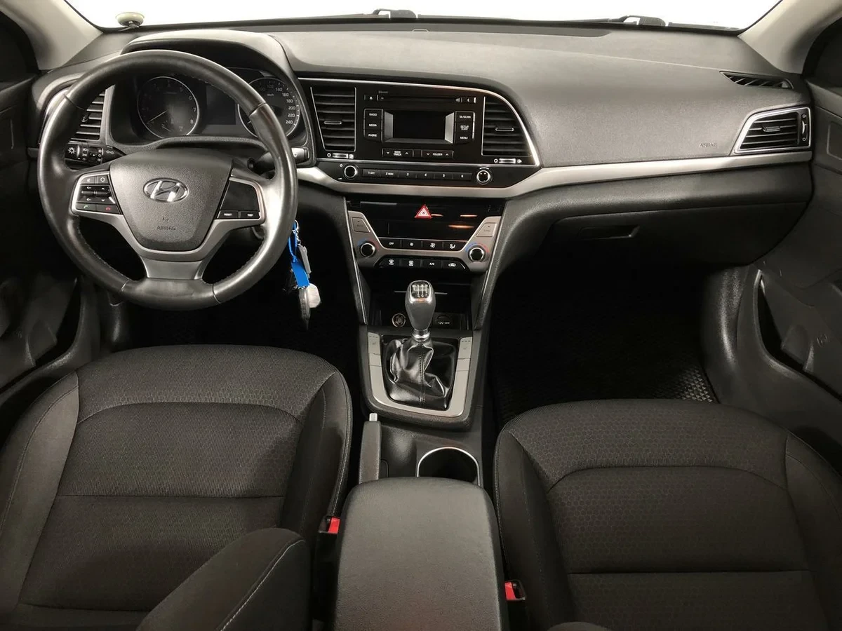 Hyundai Elantra, Белый, 2016, Механическая, 128 л.с., цена от 811 000 руб.