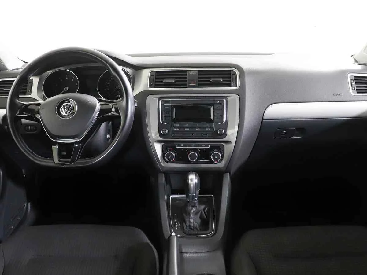 Volkswagen Jetta, Коричневый, 2017, Робот, 125 л.с., цена от 1 015 000 руб.