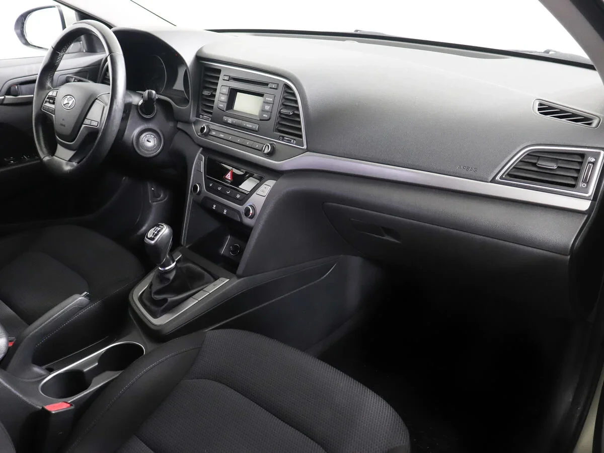 Hyundai Elantra, Серебряный, 2018, Механическая, 128 л.с., цена от 942 000 руб.