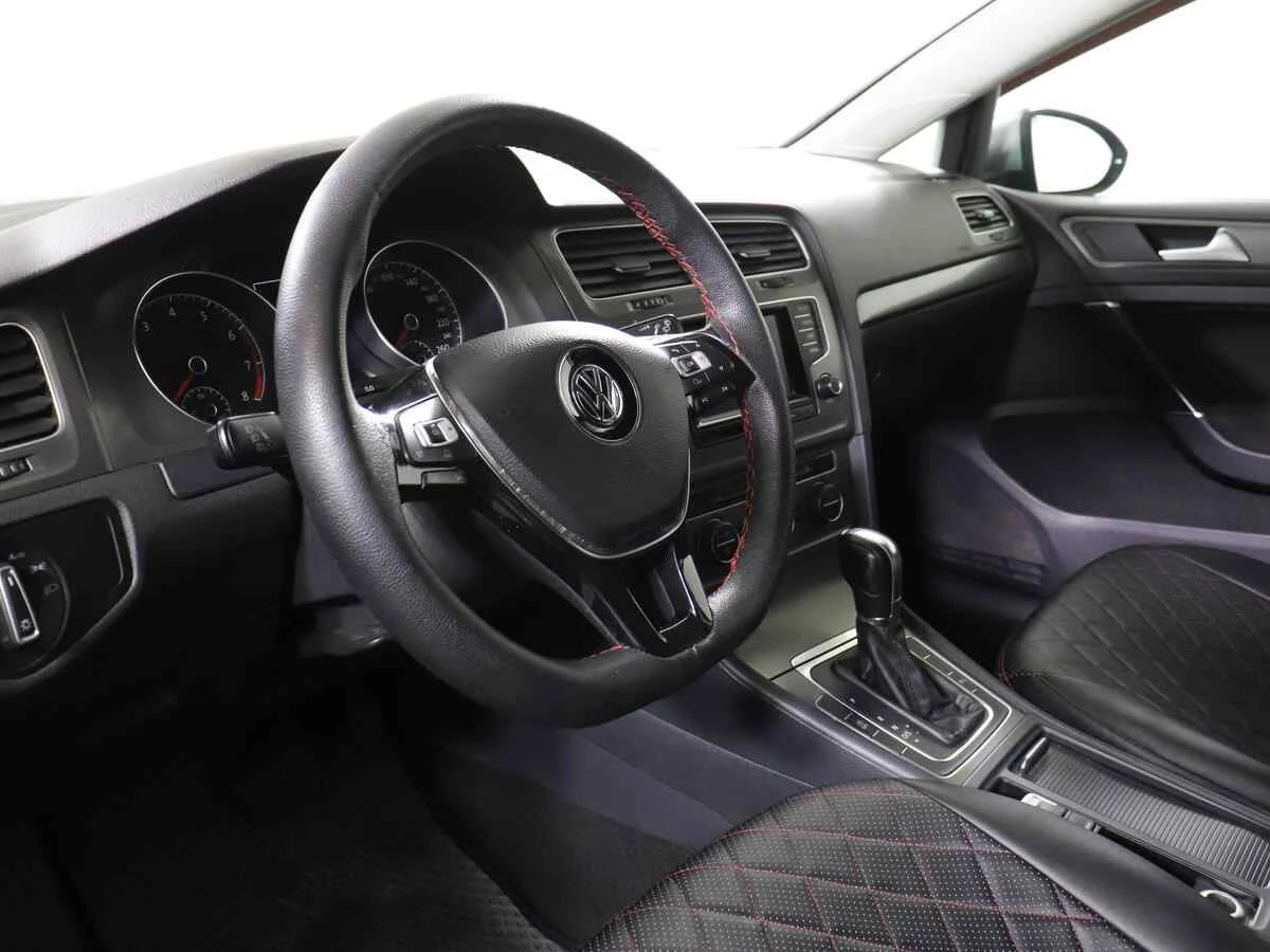 Volkswagen Golf, Серый, 2013, Робот, 125 л.с., цена от 830 000 руб.