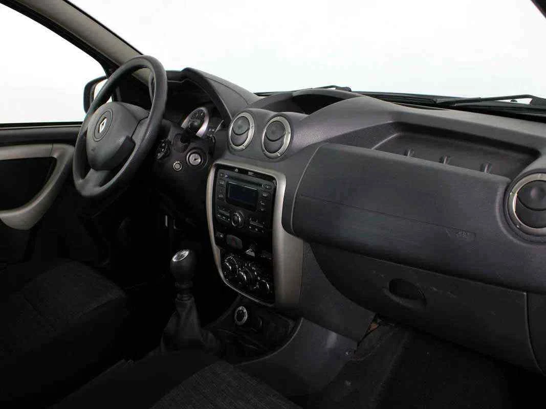 Renault Duster, Серебряный, 2015, Механическая, 90 л.с., цена от 695 000 руб.