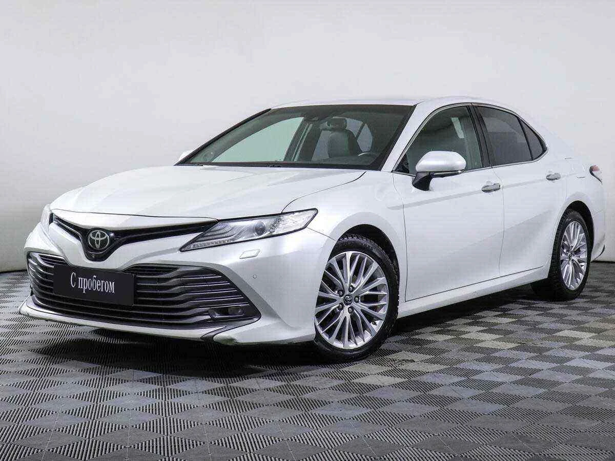 Toyota Camry, Белый, 2018, Автоматическая, 249 л.с., цена от 2 250 000 руб.