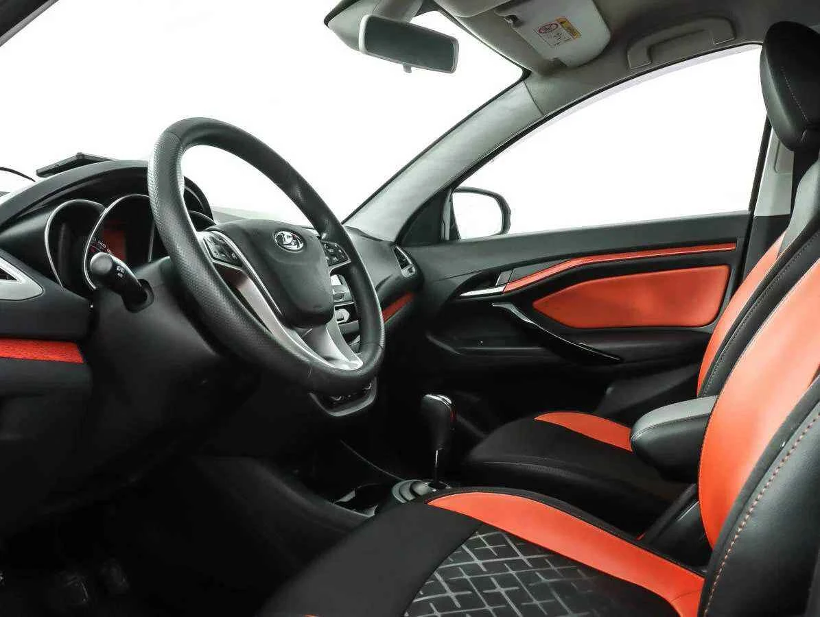 LADA Vesta SW Cross, Оранжевый, 2017, Робот, 122 л.с., цена от 555 000 руб.