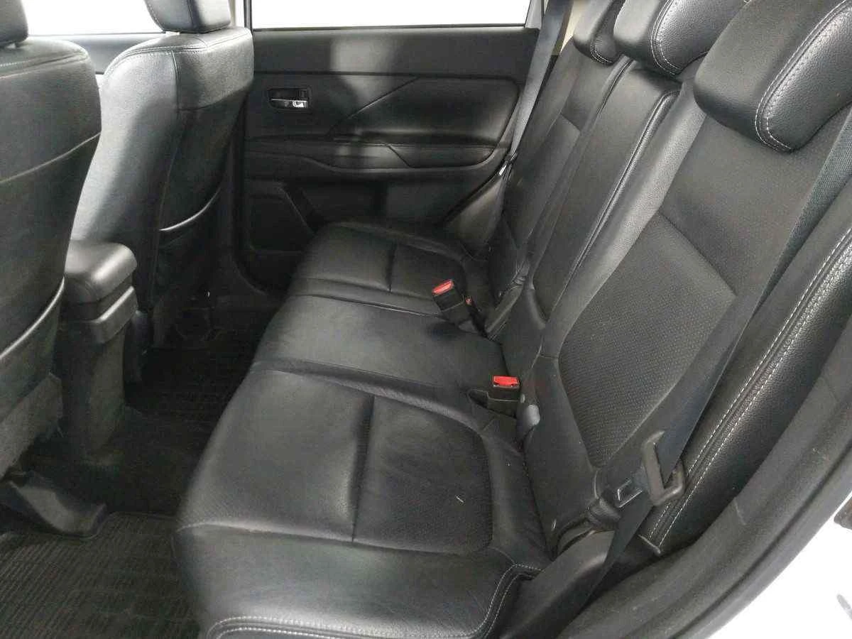 Mitsubishi Outlander, Белый, 2013, Вариатор, 167 л.с., цена от 966 000 руб.