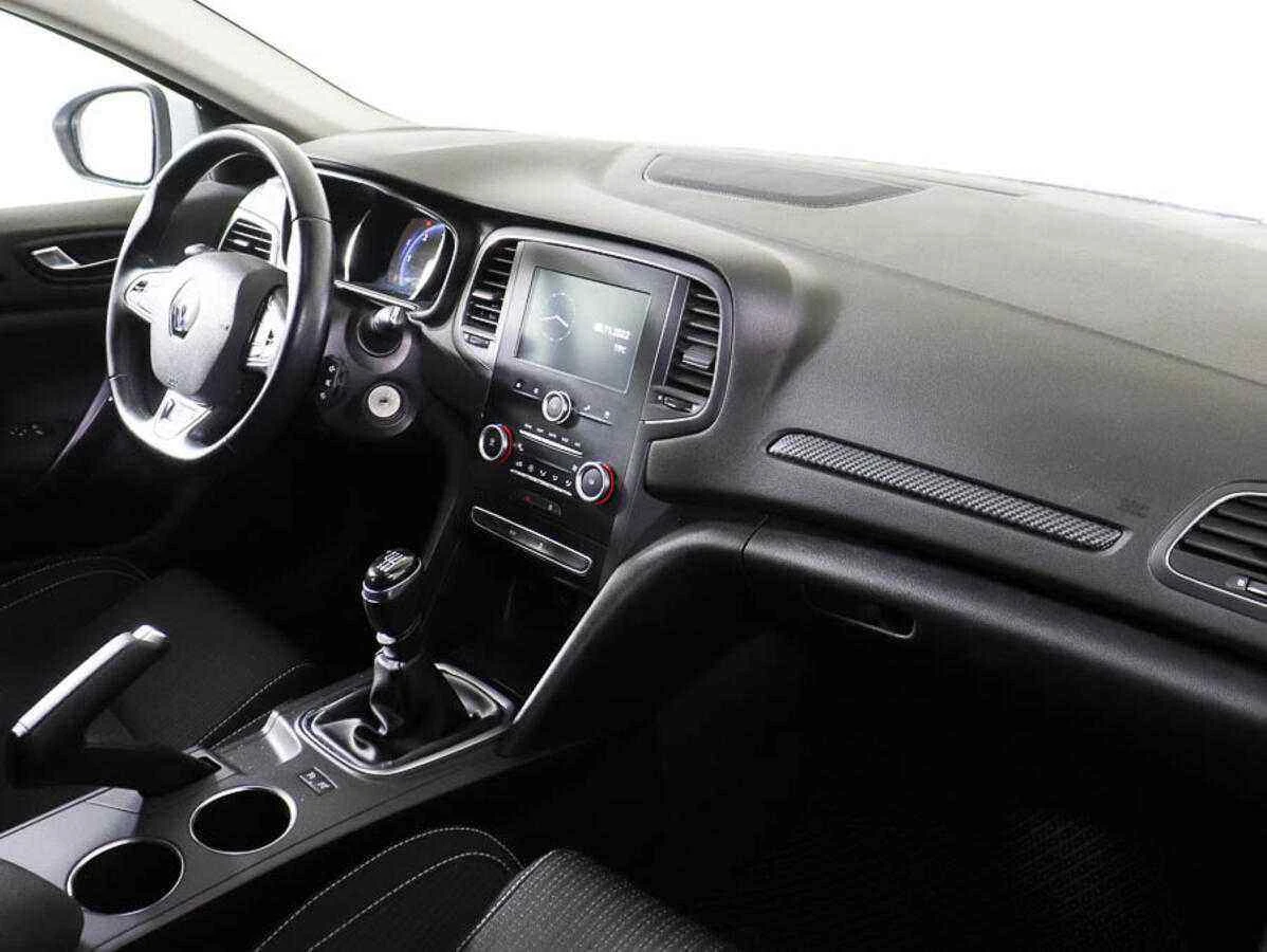 Renault Megane, Серебряный, 2017, Механическая, 110 л.с., цена от 790 000 руб.