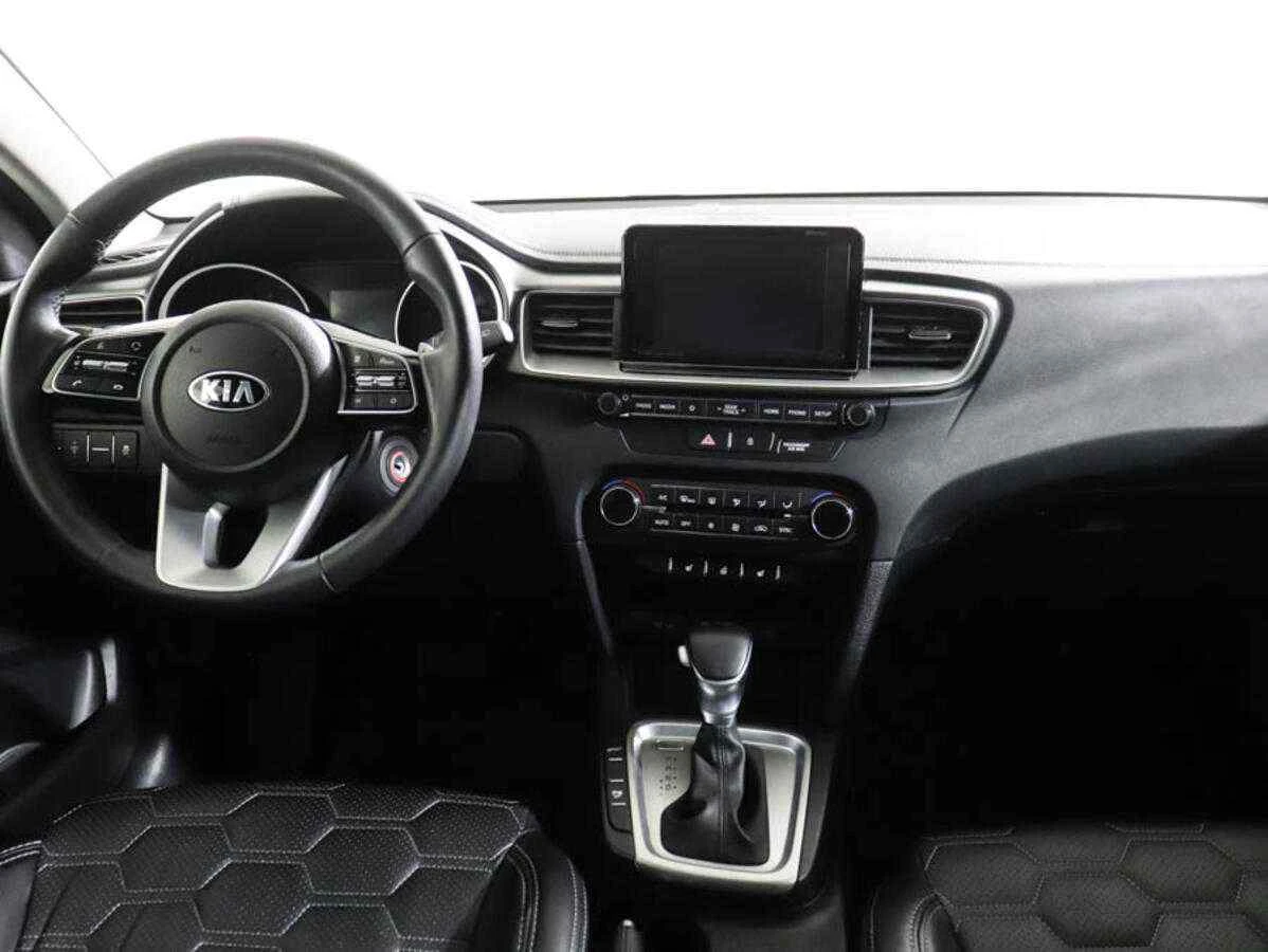KIA Ceed, Коричневый, 2019, Робот, 140 л.с., цена от 1 180 000 руб.