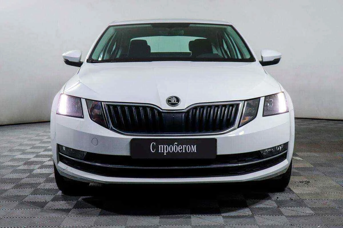Skoda Octavia, Белый, 2018, Робот, 150 л.с., цена от 1 145 000 руб.