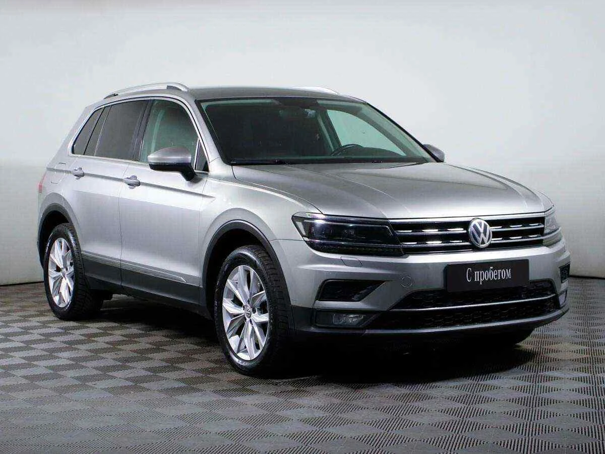 Volkswagen Tiguan, Серебряный, 2017, Робот, 150 л.с., цена от 1 313 000 руб.