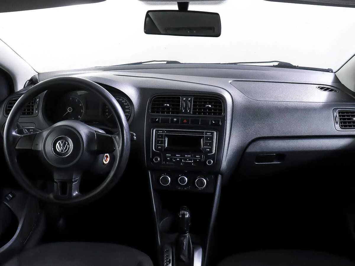 VOLKSWAGEN POLO, Белый, 2014, Автоматическая, 105 л.с., цена от 364 800 руб.