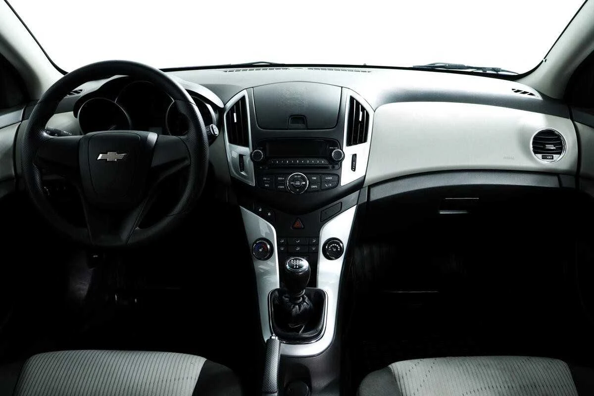 CHEVROLET CRUZE, Белый, 2014, Механическая, 124 л.с., цена от 716 800 руб.