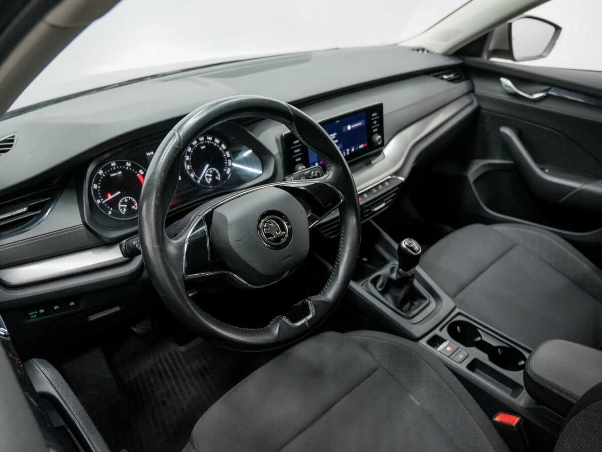 SKODA OCTAVIA, Бежевый, 2021, Механическая, 110 л.с., цена от 1 180 800 руб.