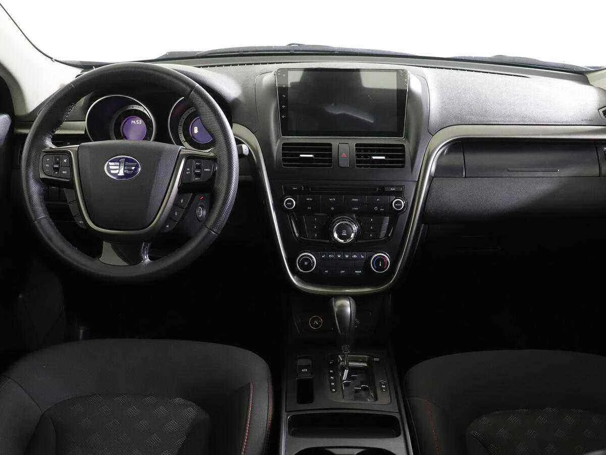 FAW Besturn X80, Голубой, 2017, Автоматическая, 142 л.с., цена от 1 244 000 руб.