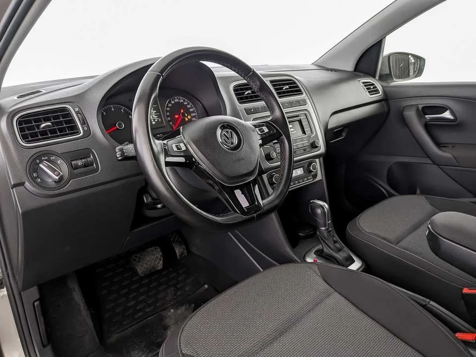 VOLKSWAGEN POLO, Бежевый, 2017, Робот, 125 л.с., цена от 940 800 руб.