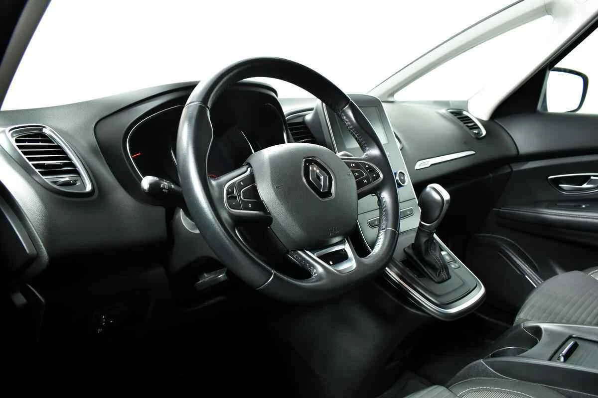 Renault Scenic, Белый, 2017, Робот, 110 л.с., цена от 945 000 руб.