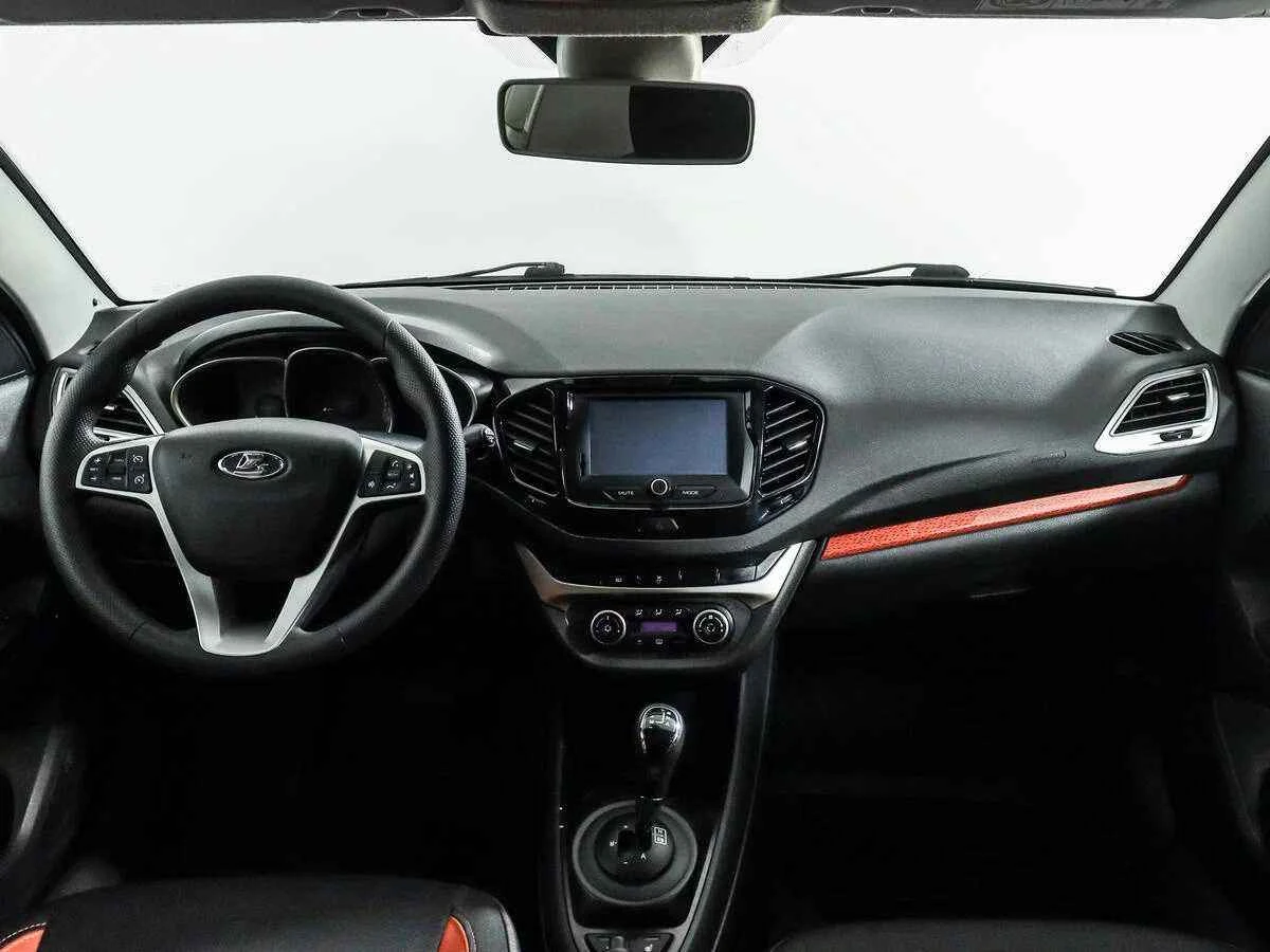 LADA Vesta SW Cross, Серый, 2018, Робот, 122 л.с., цена от 632 000 руб.