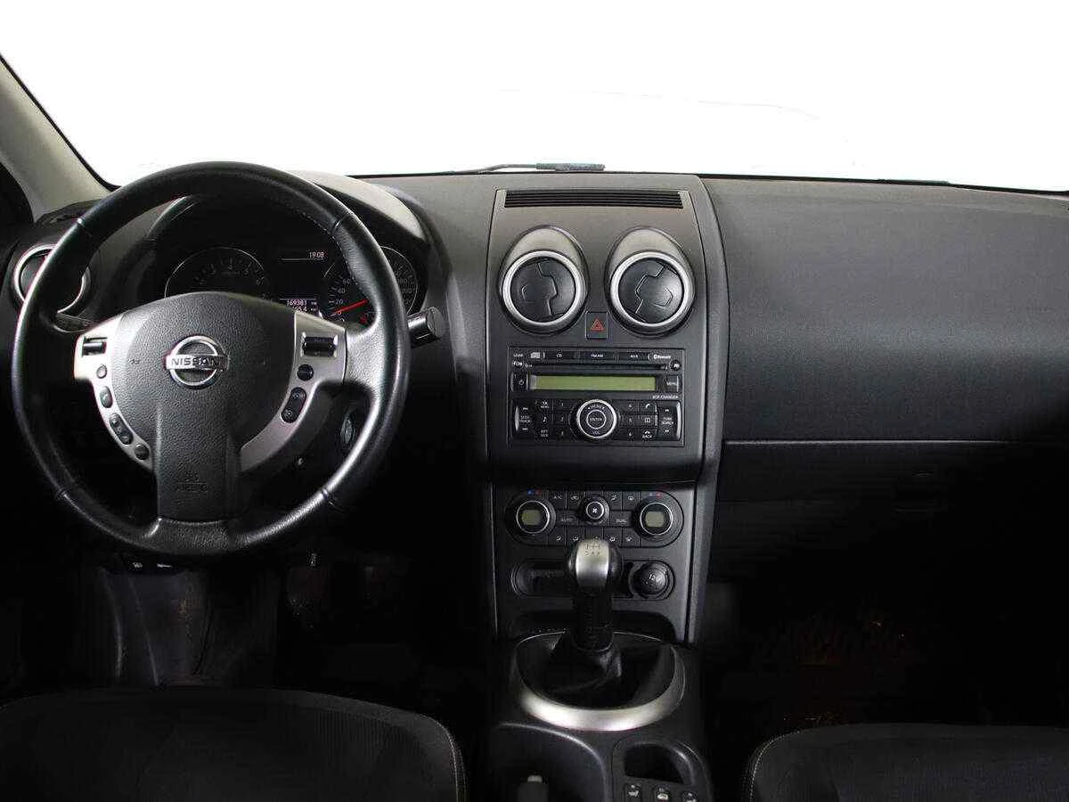 Nissan Qashqai, Красный, 2013, Механическая, 114 л.с., цена от 499 000 руб.