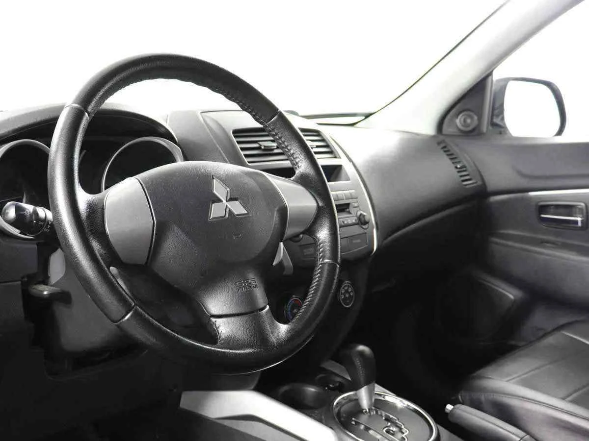Mitsubishi ASX, Белый, 2012, Вариатор, 140 л.с., цена от 550 000 руб.