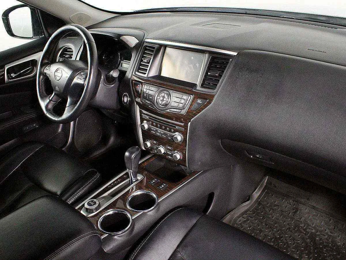 Nissan Pathfinder, Серебряный, 2014, Вариатор, 249 л.с., цена от 1 344 000 руб.