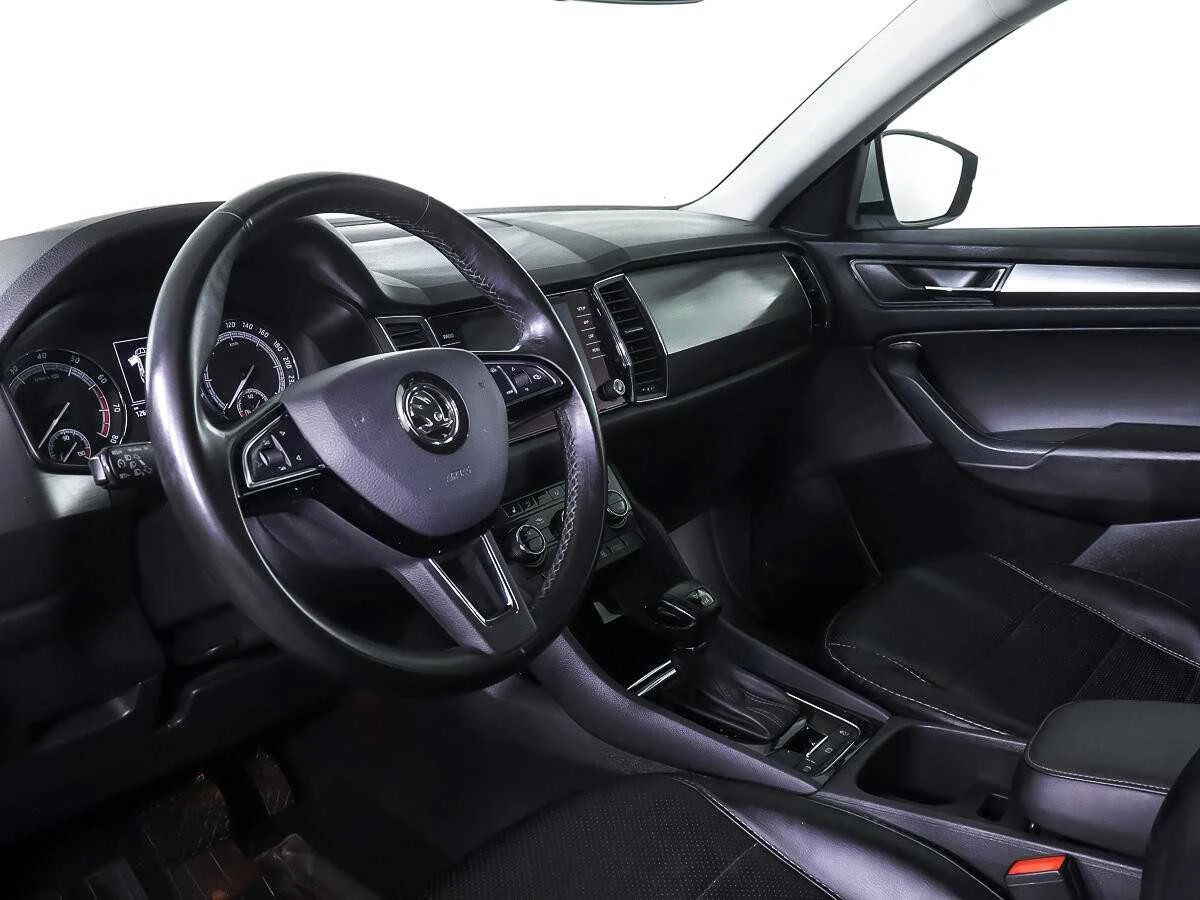 SKODA KODIAQ, Белый, 2019, Робот, 150 л.с., цена от 1 600 000 руб.