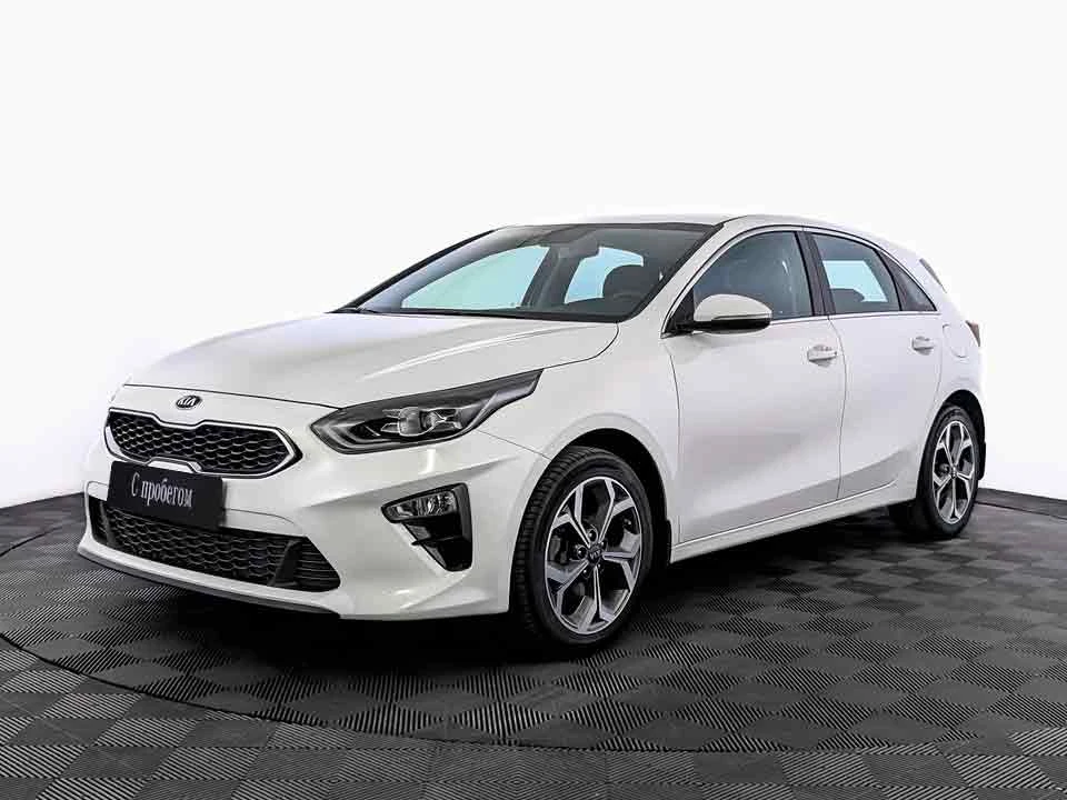 KIA CEED, Белый, 2018, Робот, 140 л.с., цена от 1 136 000 руб.