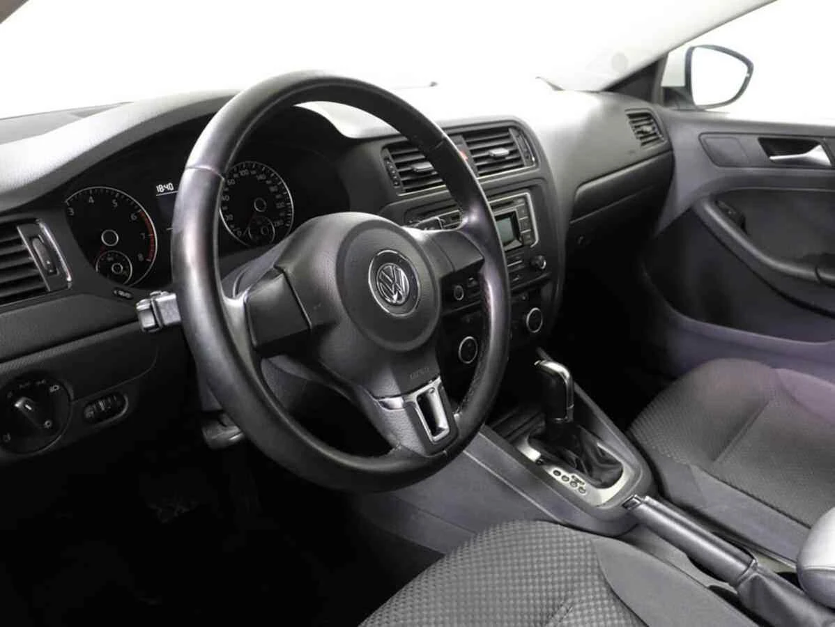 Volkswagen Jetta, Белый, 2013, Робот, 122 л.с., цена от 520 000 руб.