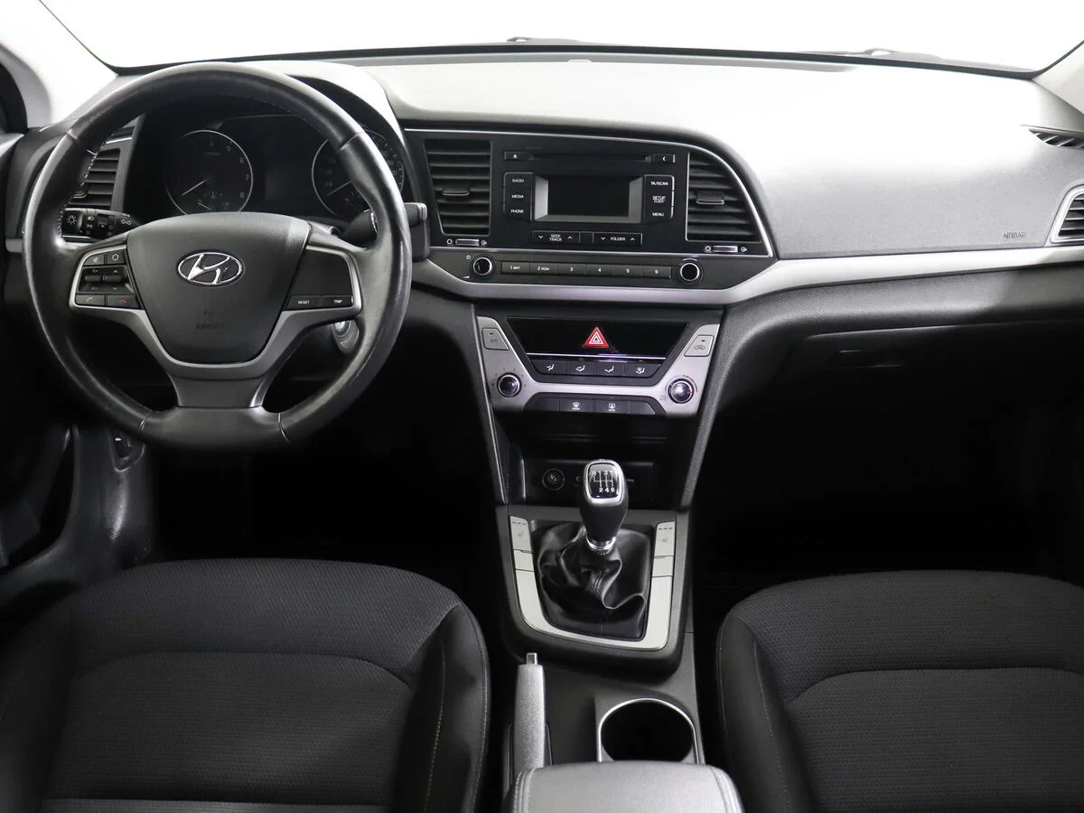 Hyundai Elantra, Серебряный, 2018, Механическая, 128 л.с., цена от 942 000 руб.