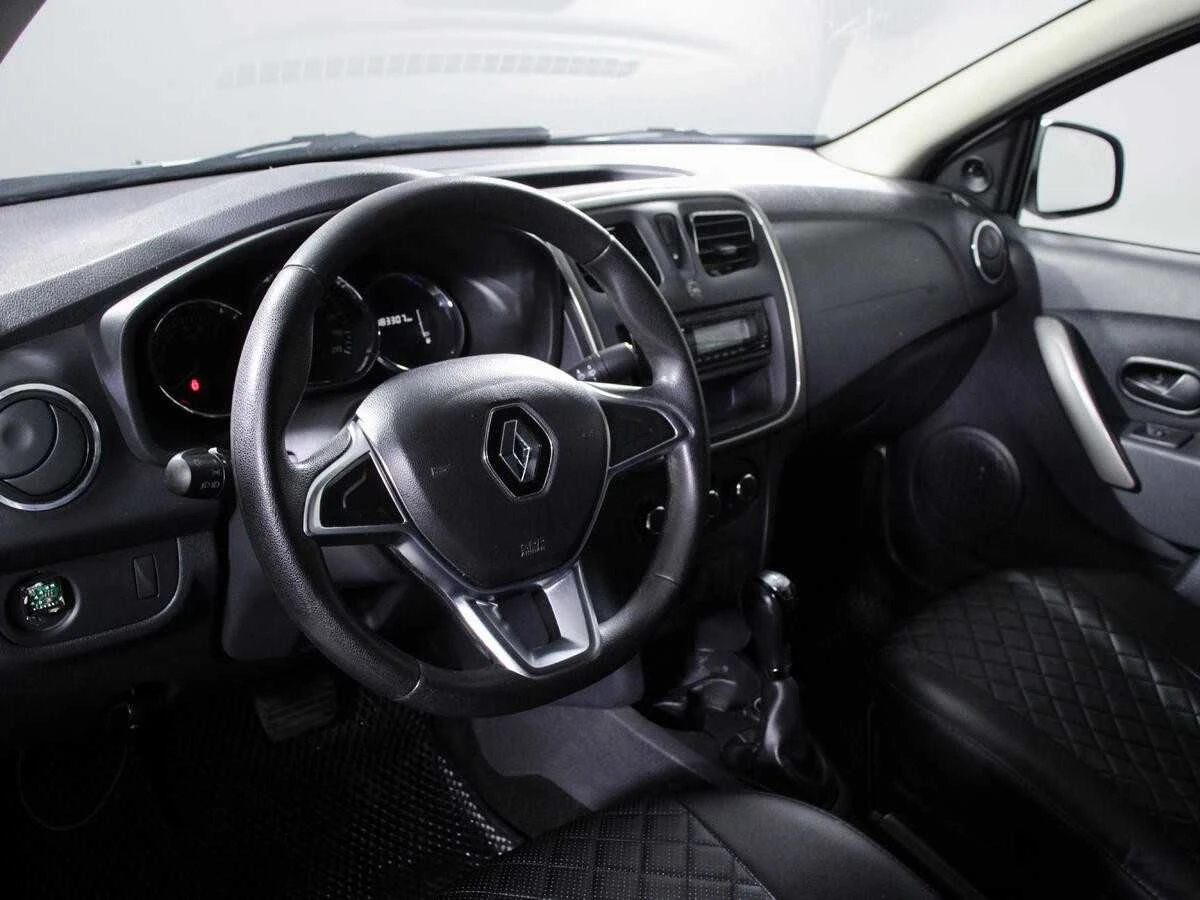 RENAULT LOGAN, Белый, 2018, Автоматическая, 102 л.с., цена от 464 000 руб.