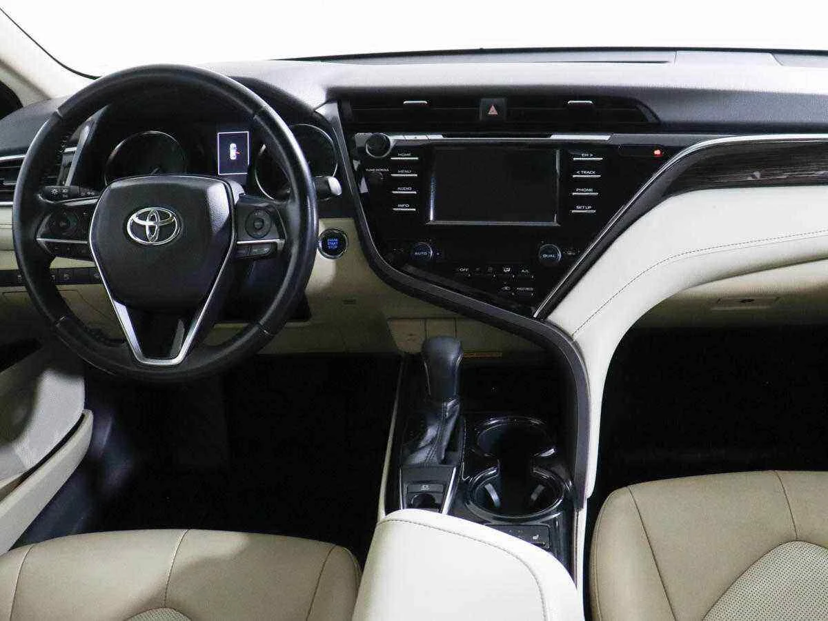 Toyota Camry, Белый, 2018, Автоматическая, 181 л.с., цена от 2 005 000 руб.