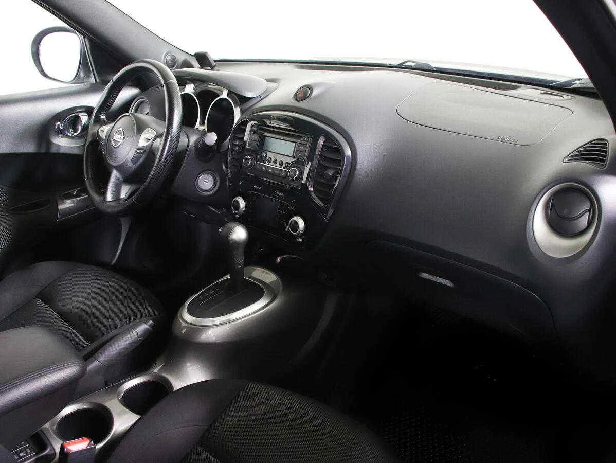 Nissan Juke, Серебряный, 2014, Вариатор, 117 л.с., цена от 585 000 руб.
