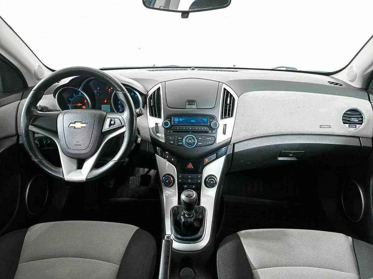 Chevrolet Cruze, Белый, 2014, Механическая, 109 л.с., цена от 441 000 руб.