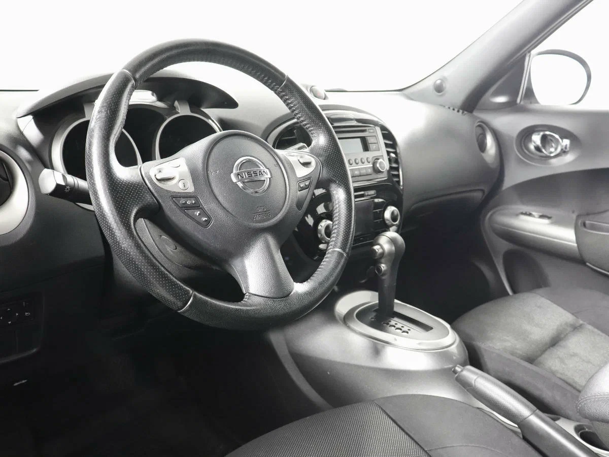 Nissan Juke, Серебряный, 2014, Вариатор, 117 л.с., цена от 610 000 руб.