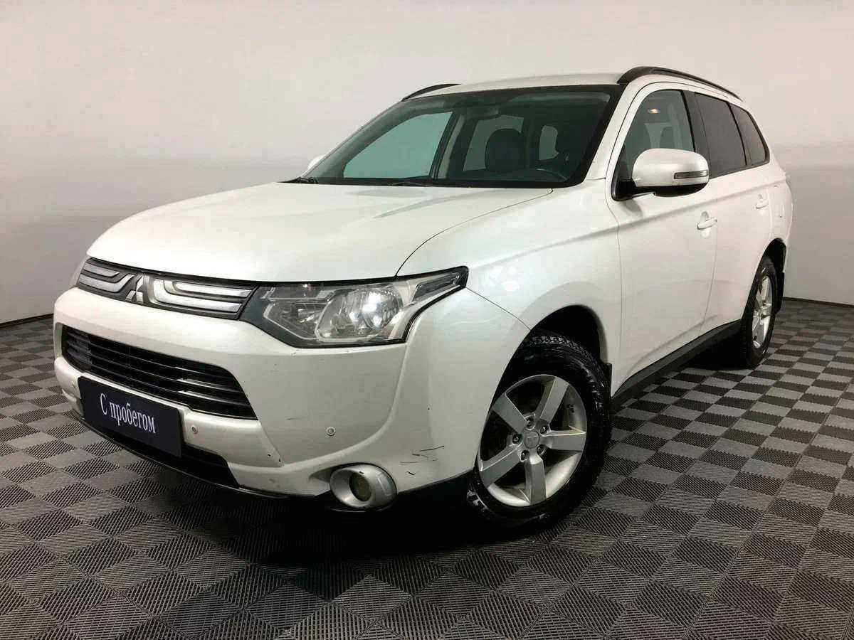 Mitsubishi Outlander, Белый, 2013, Вариатор, 146 л.с., цена от 894 000 руб.