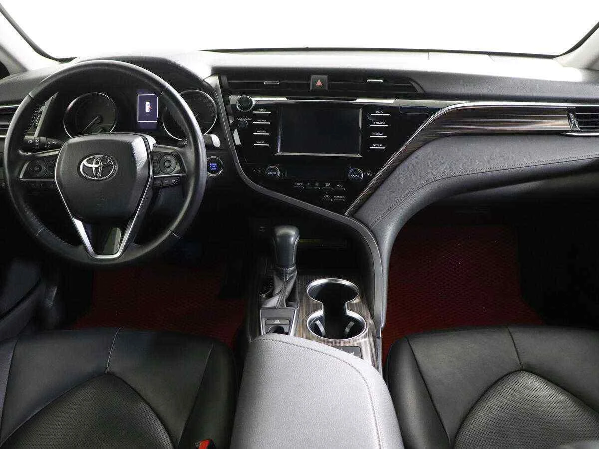 Toyota Camry, Белый, 2018, Автоматическая, 150 л.с., цена от 2 295 000 руб.