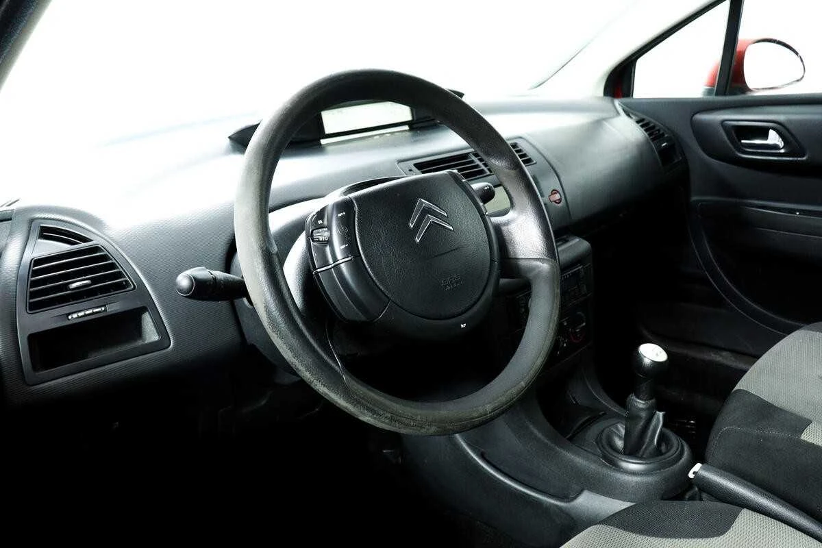 CITROEN C4, Красный, 2008, Механическая, 109 л.с., цена от 200 000 руб.