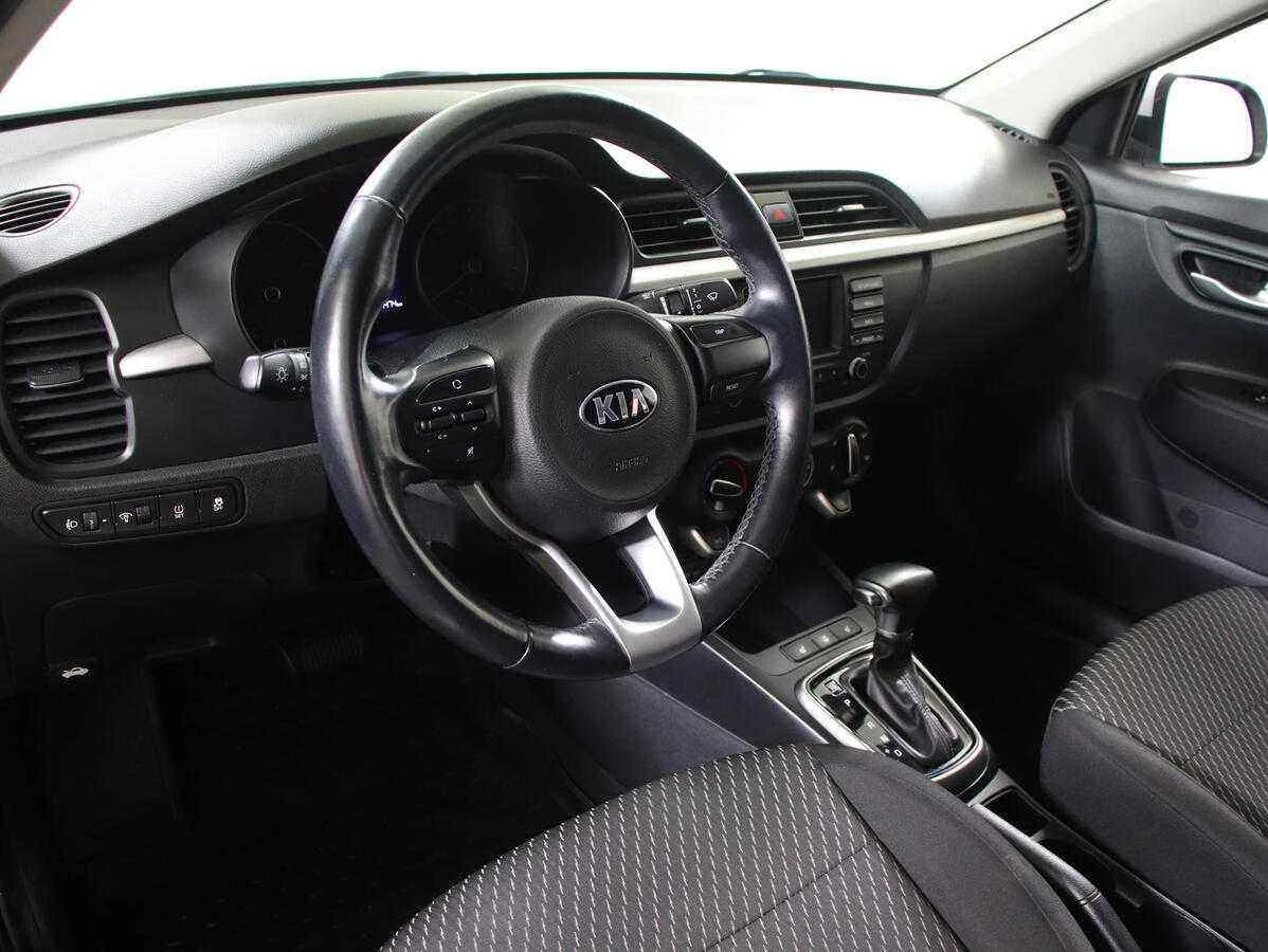 KIA Rio, Серебряный, 2019, Автоматическая, 123 л.с., цена от 929 000 руб.