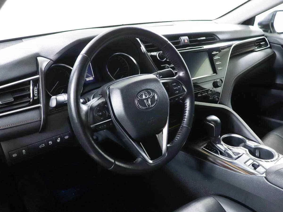 Toyota Camry, Бежевый, 2018, Автоматическая, 181 л.с., цена от 2 295 000 руб.