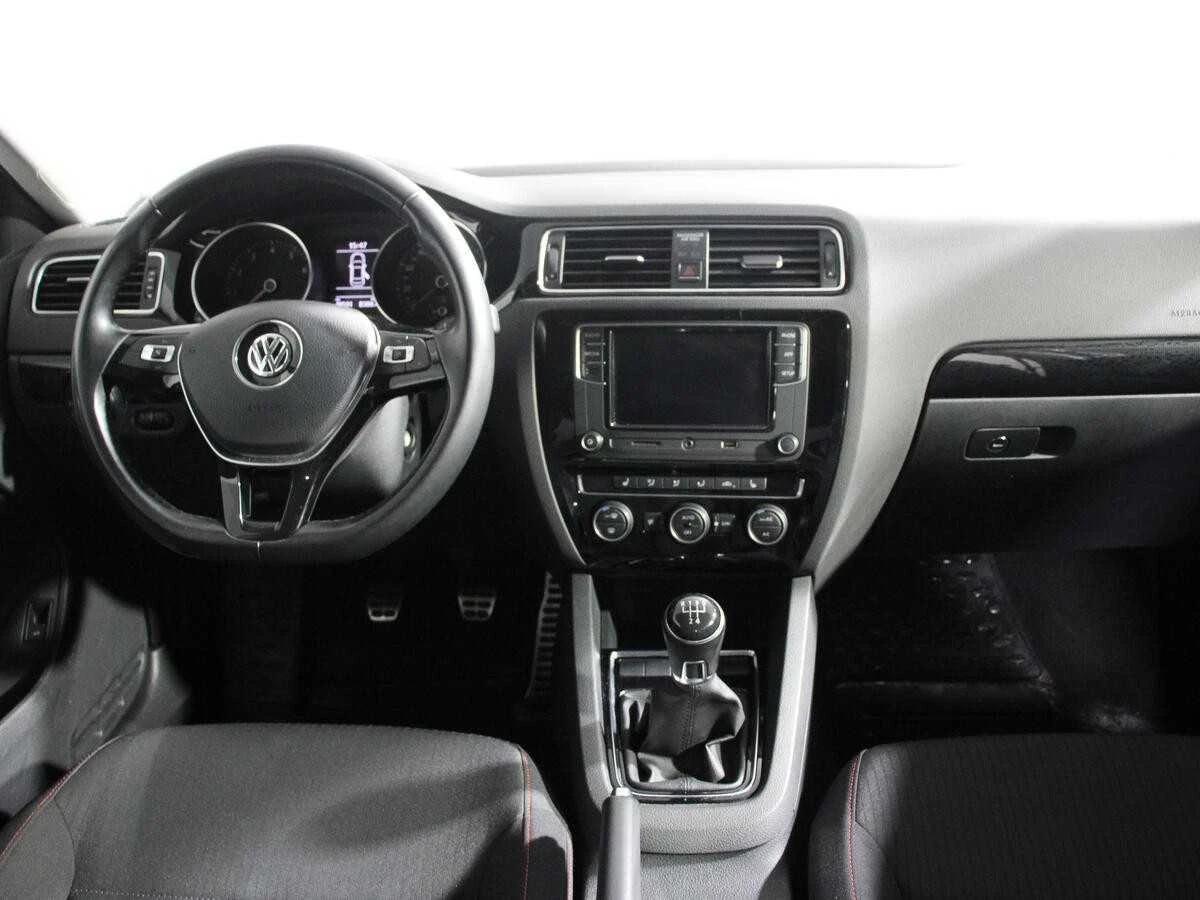 VOLKSWAGEN JETTA, Синий, 2018, Механическая, 110 л.с., цена от 976 000 руб.