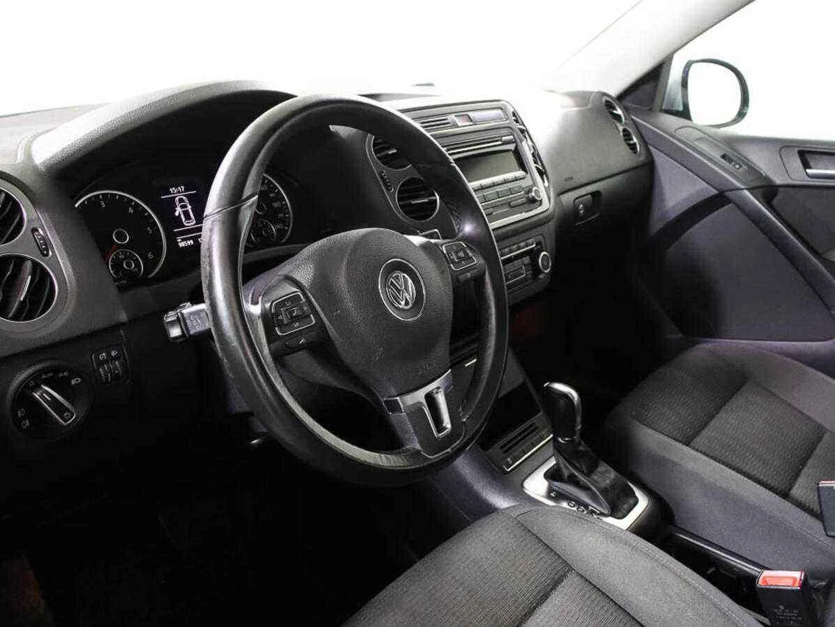 Volkswagen Tiguan, Серебряный, 2012, Автоматическая, 140 л.с., цена от 699 000 руб.