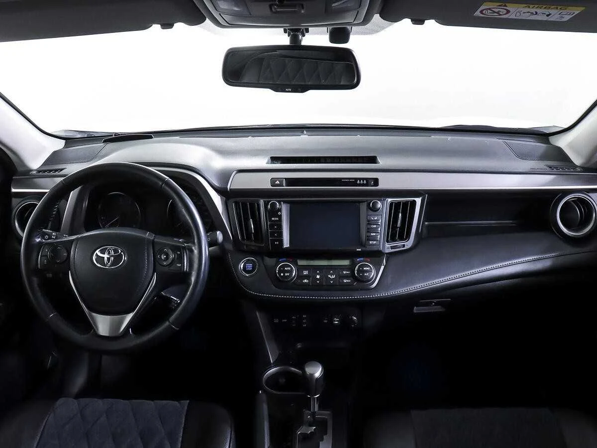 TOYOTA RAV4, Белый, 2018, Автоматическая, 180 л.с., цена от 2 040 000 руб.