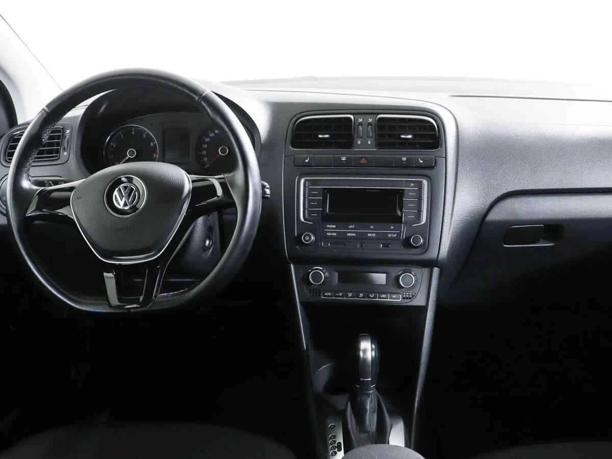 Volkswagen Polo, Серебряный, 2018, Автоматическая, 110 л.с., цена от 499 000 руб.