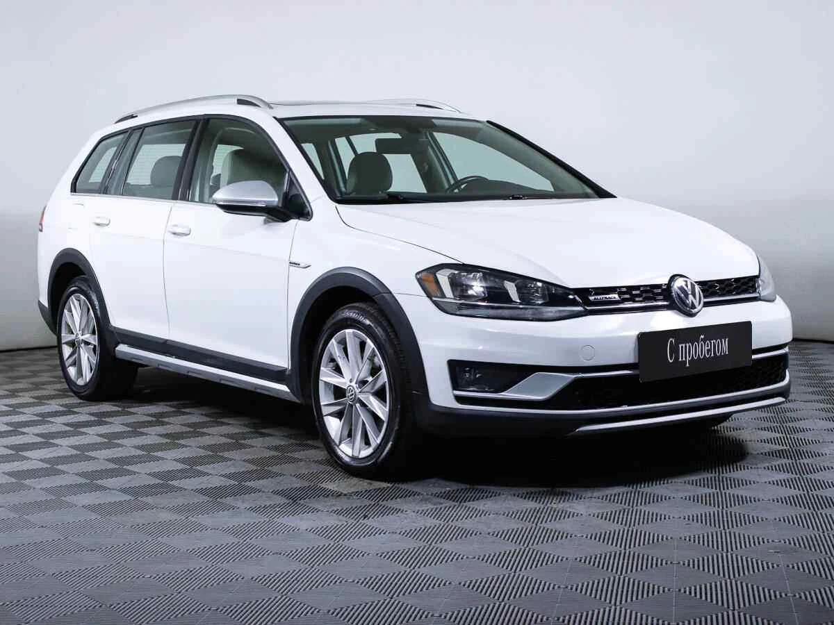 Volkswagen Golf, Белый, 2017, Робот, 170 л.с., цена от 1 450 000 руб.