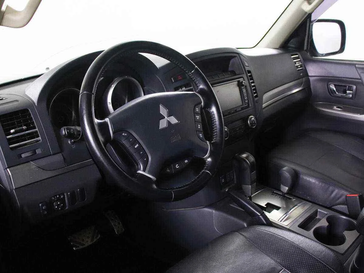 Mitsubishi Pajero, Коричневый, 2013, Автоматическая, 178 л.с., цена от 1 293 000 руб.