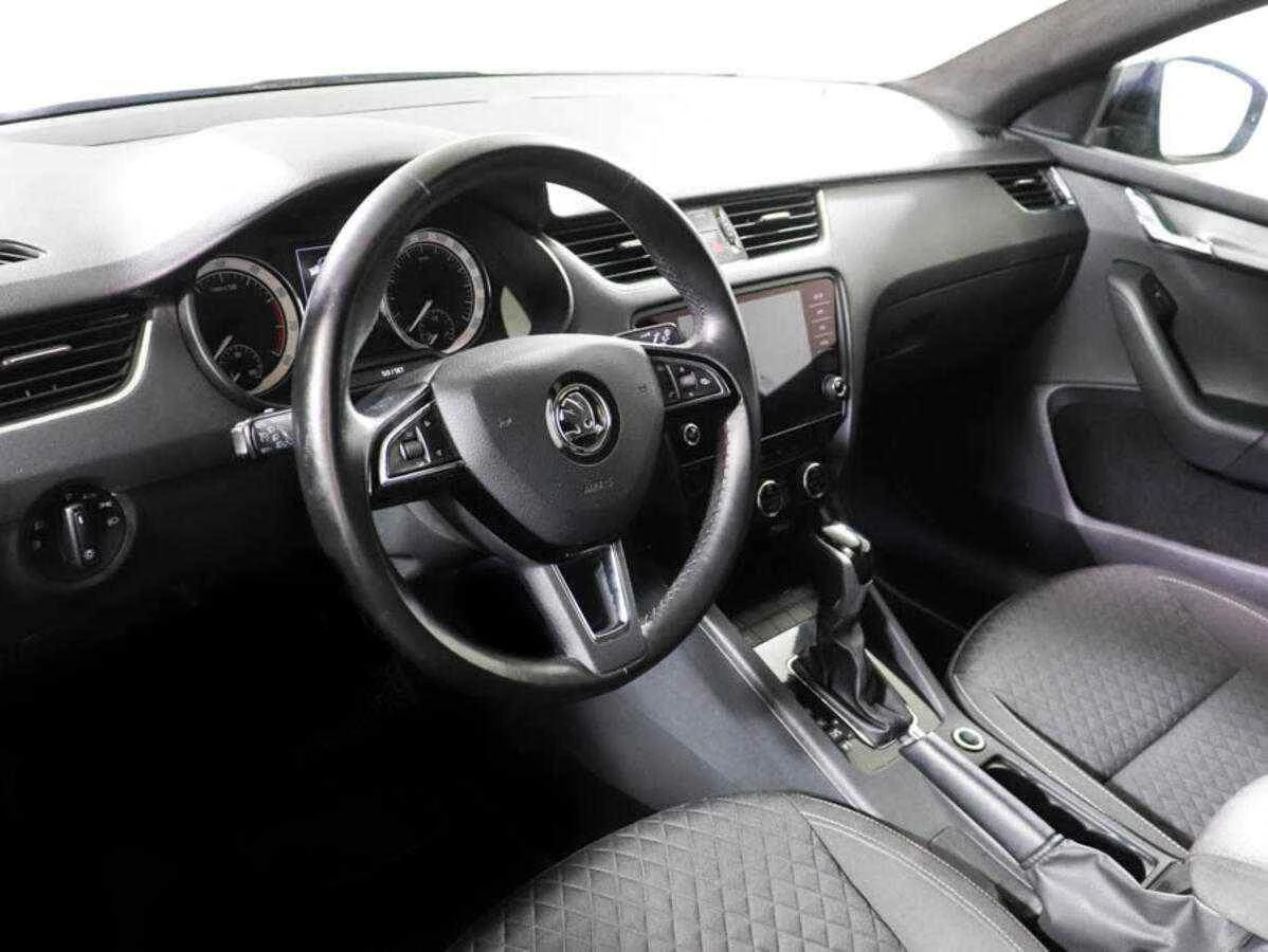 Skoda Octavia, Коричневый, 2018, Робот, 150 л.с., цена от 1 000 000 руб.